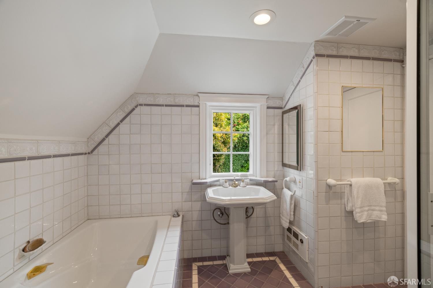 San Francisco, California 94127, United States, 4 Bedrooms Bedrooms, ,5 BathroomsBathrooms,Residential,Active,139629