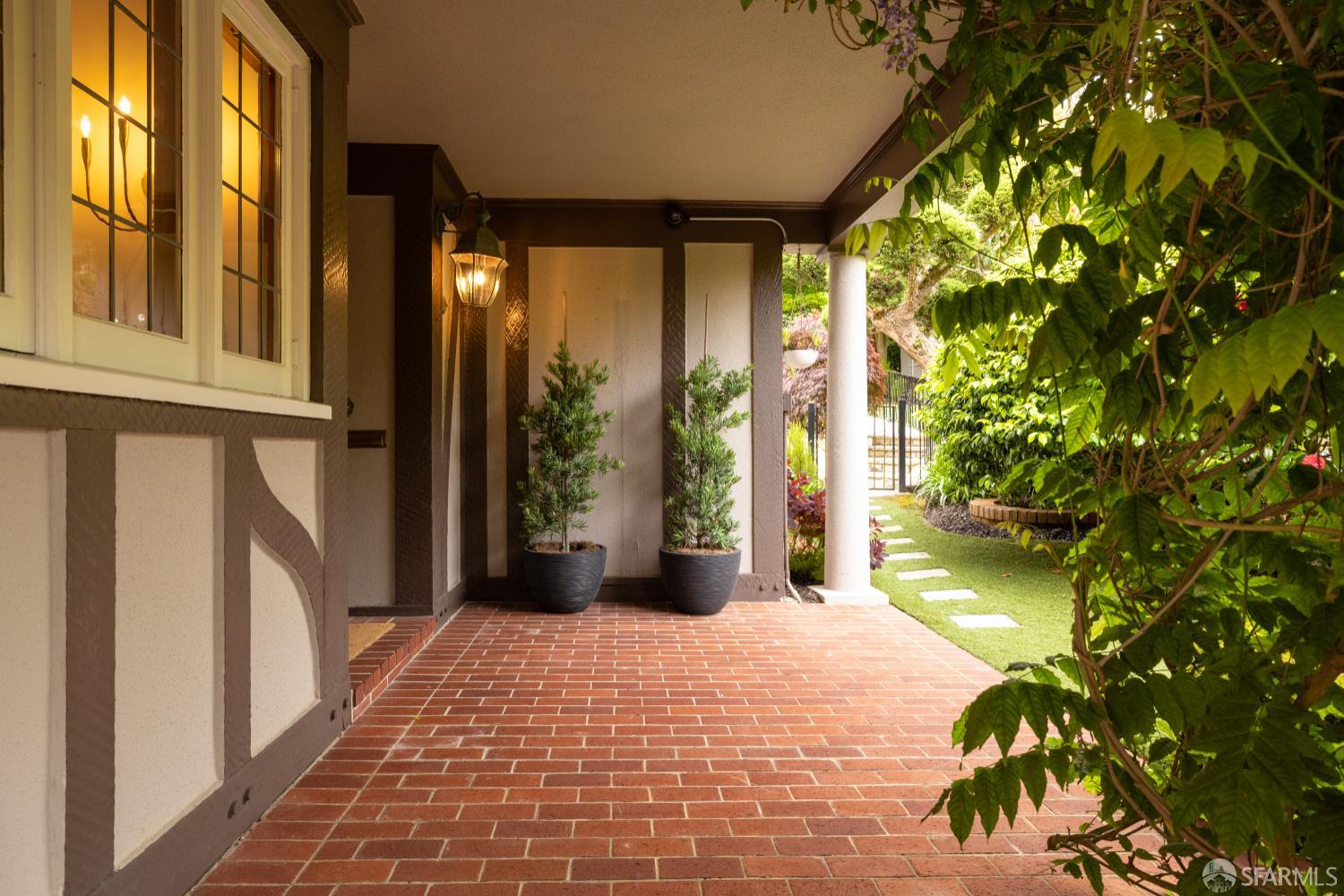 San Francisco, California 94127, United States, 4 Bedrooms Bedrooms, ,5 BathroomsBathrooms,Residential,Active,139629