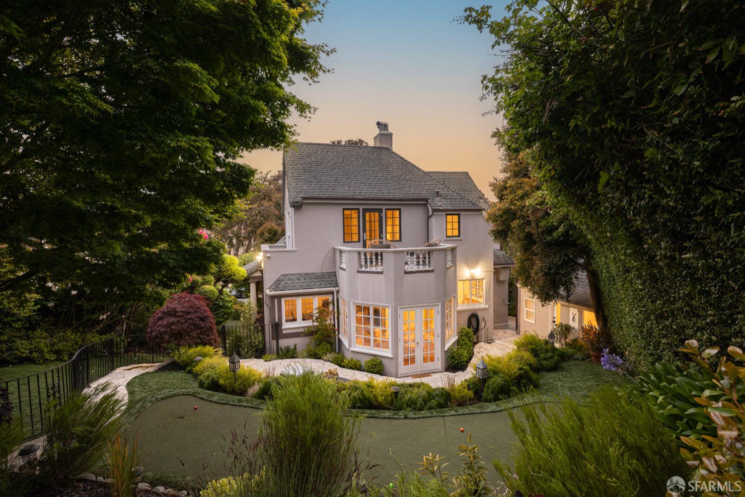 San Francisco, California 94127, United States, 4 Bedrooms Bedrooms, ,5 BathroomsBathrooms,Residential,Active,139629