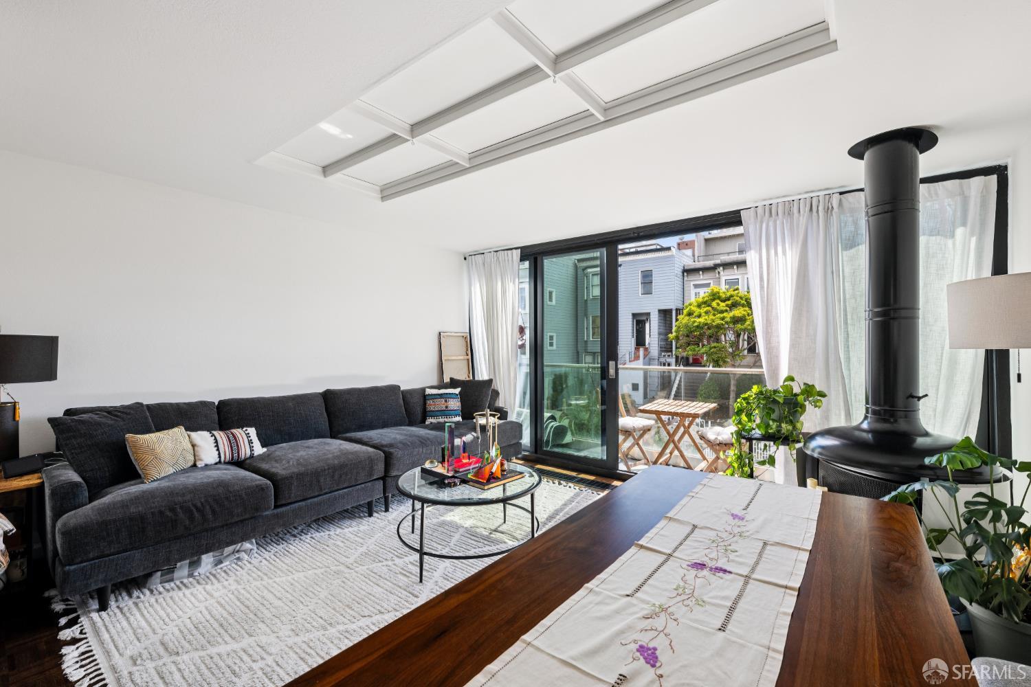 454 Lombard Street 9