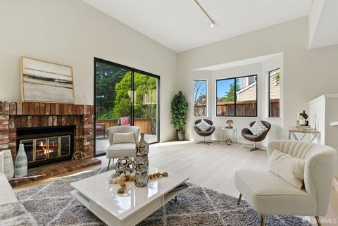 91 Crown Circle, South San Francisco, CA 94080 - #: 425065729