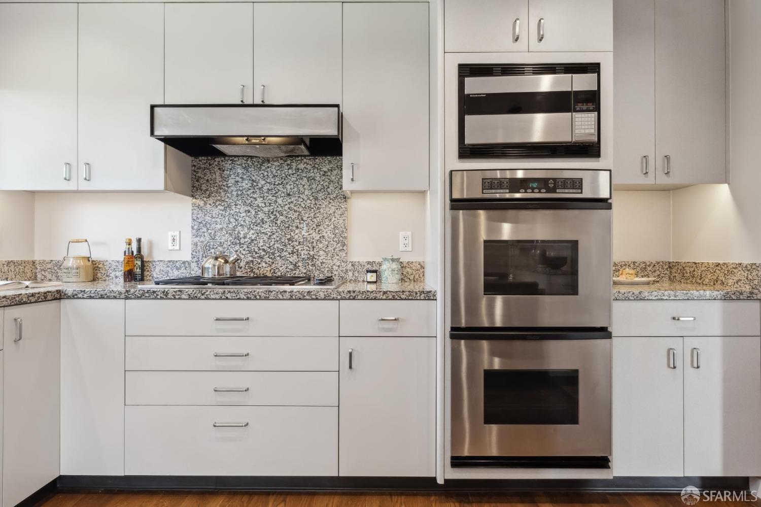 San Francisco, California 94131, United States, 3 Bedrooms Bedrooms, ,4 BathroomsBathrooms,Residential,Pending,4235