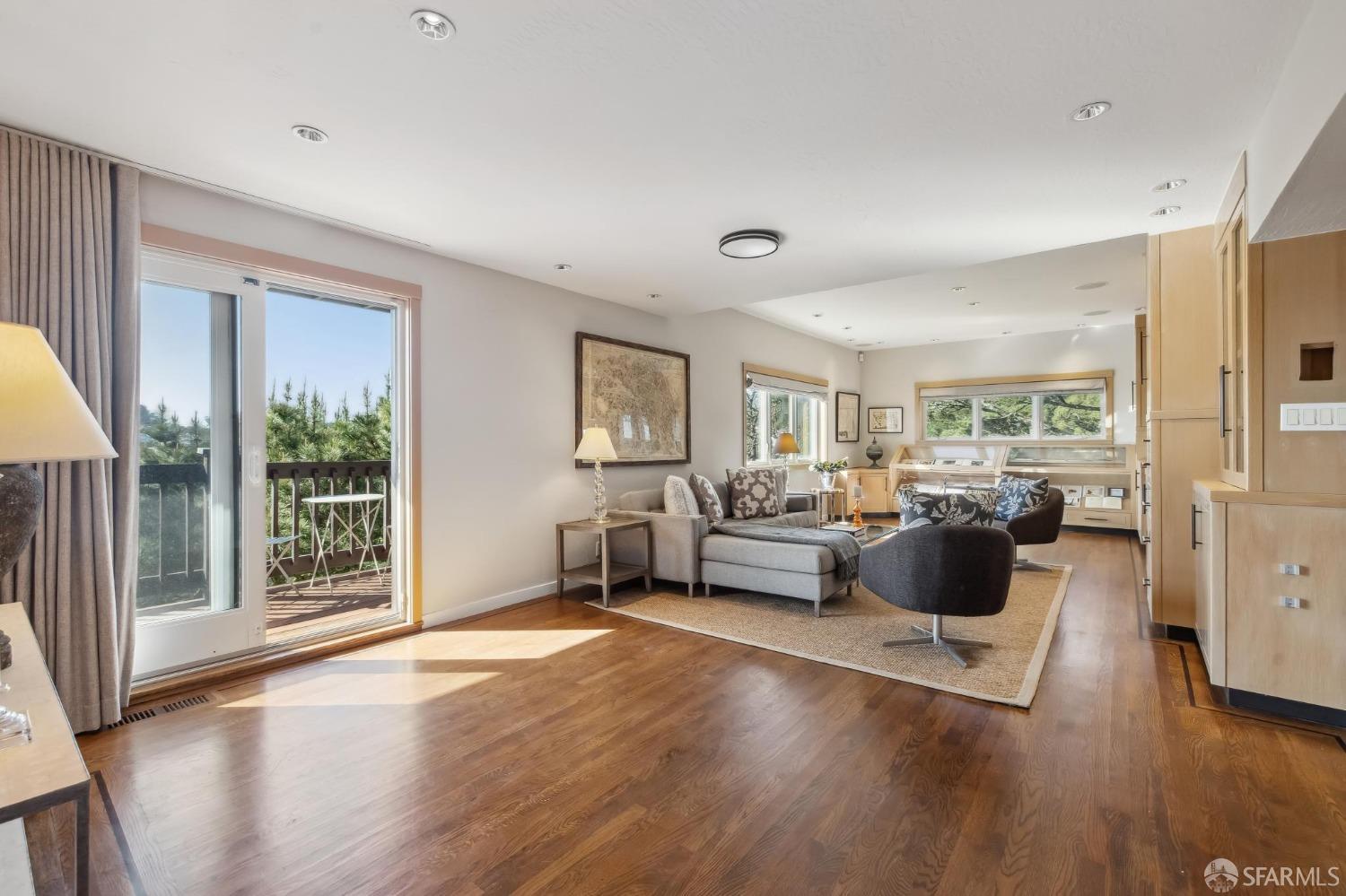 San Francisco, California 94131, United States, 3 Bedrooms Bedrooms, ,4 BathroomsBathrooms,Residential,Pending,4235