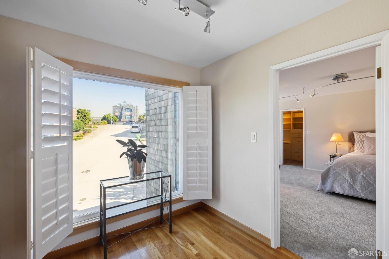 San Francisco, California 94131, United States, 3 Bedrooms Bedrooms, ,4 BathroomsBathrooms,Residential,Pending,4235