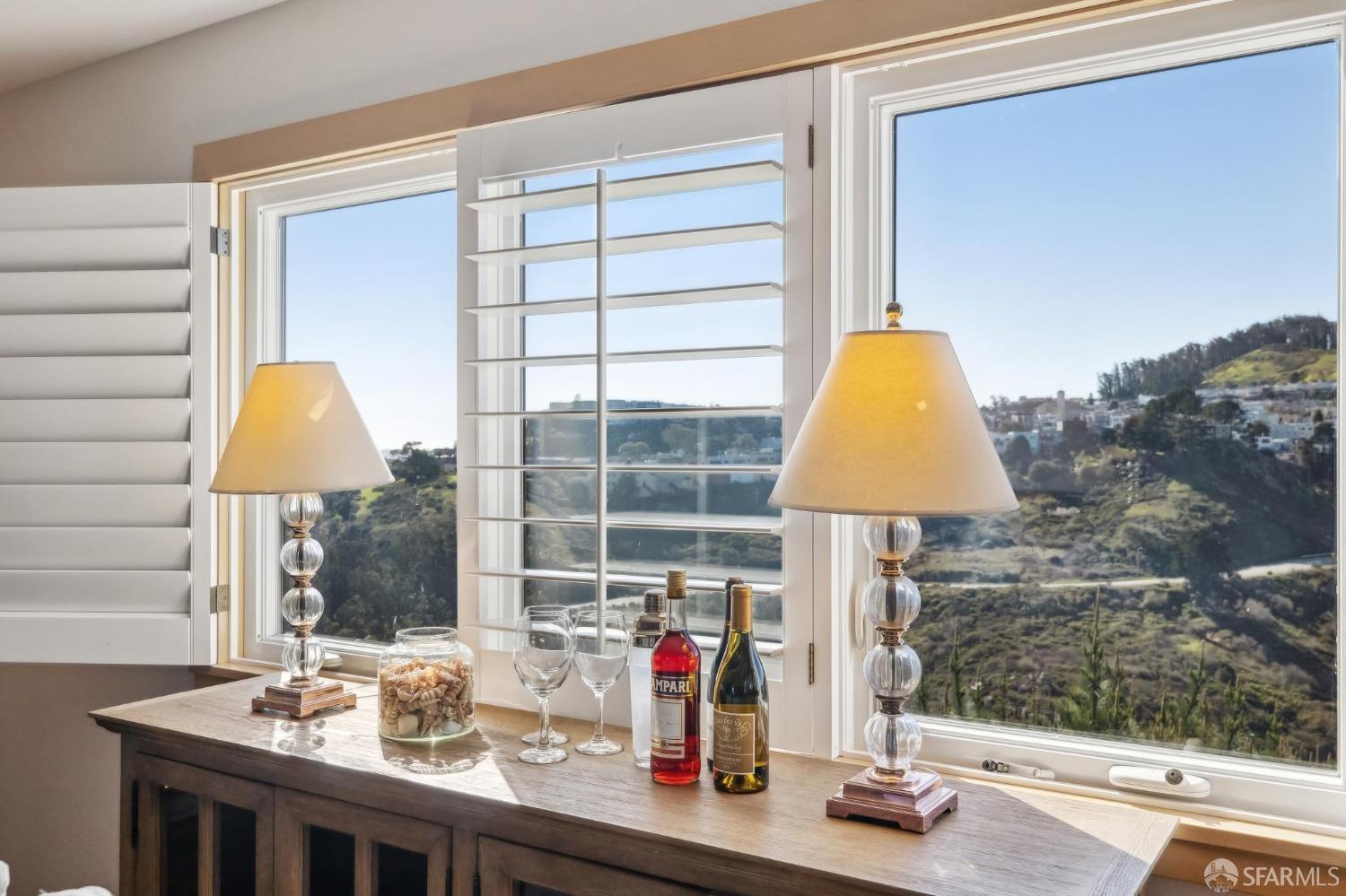 San Francisco, California 94131, United States, 3 Bedrooms Bedrooms, ,4 BathroomsBathrooms,Residential,Pending,4235