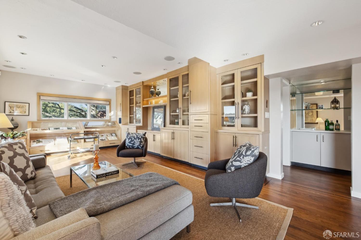 San Francisco, California 94131, United States, 3 Bedrooms Bedrooms, ,4 BathroomsBathrooms,Residential,Pending,4235