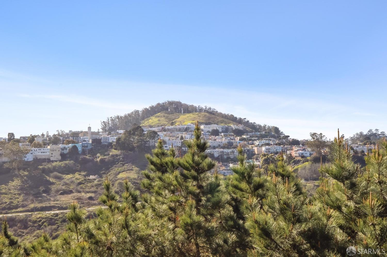 San Francisco, California 94131, United States, 3 Bedrooms Bedrooms, ,4 BathroomsBathrooms,Residential,Pending,4235