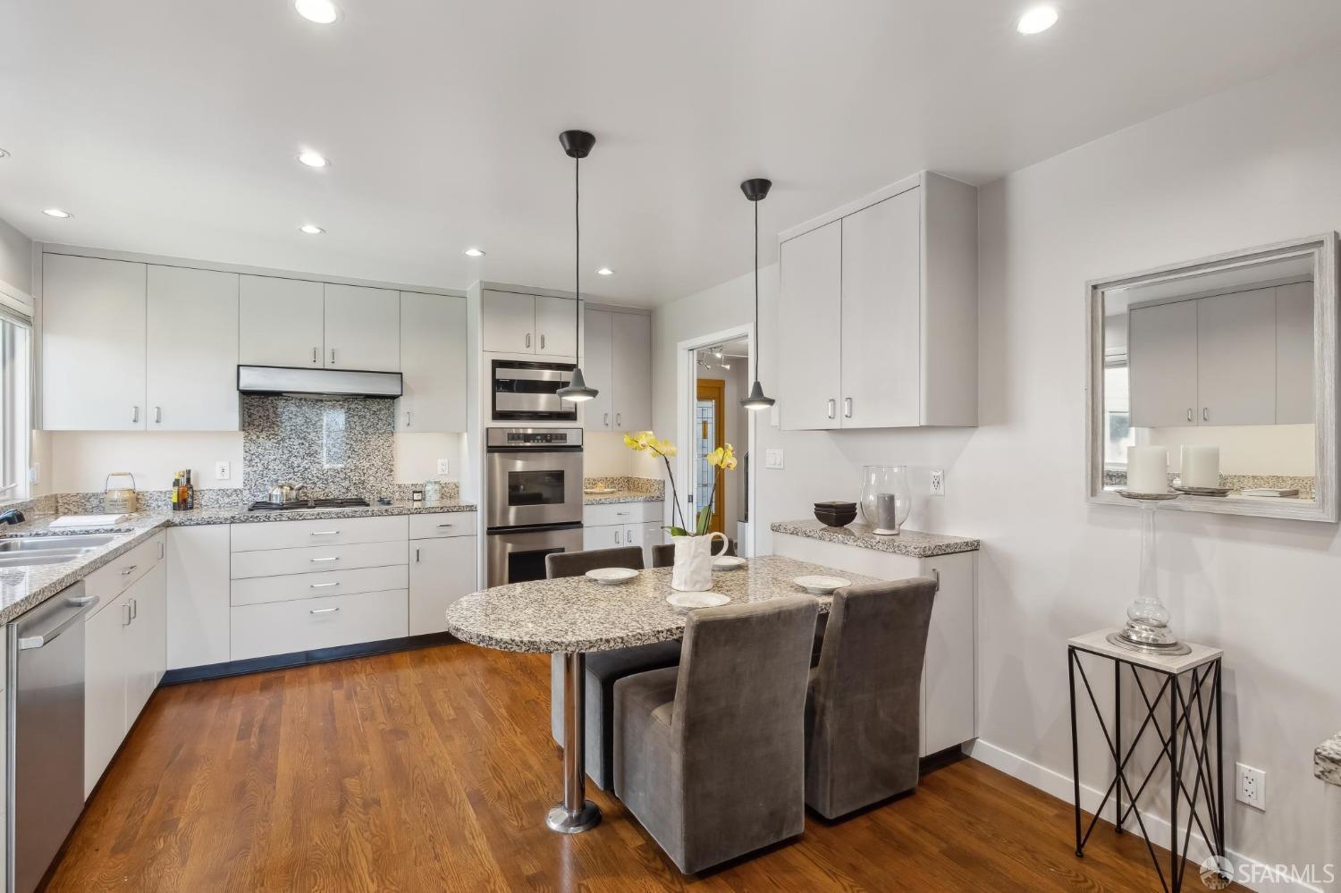 San Francisco, California 94131, United States, 3 Bedrooms Bedrooms, ,4 BathroomsBathrooms,Residential,Pending,4235