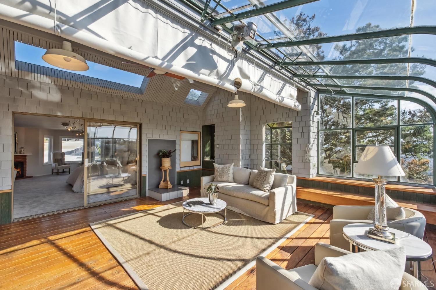 San Francisco, California 94131, United States, 3 Bedrooms Bedrooms, ,4 BathroomsBathrooms,Residential,Pending,4235