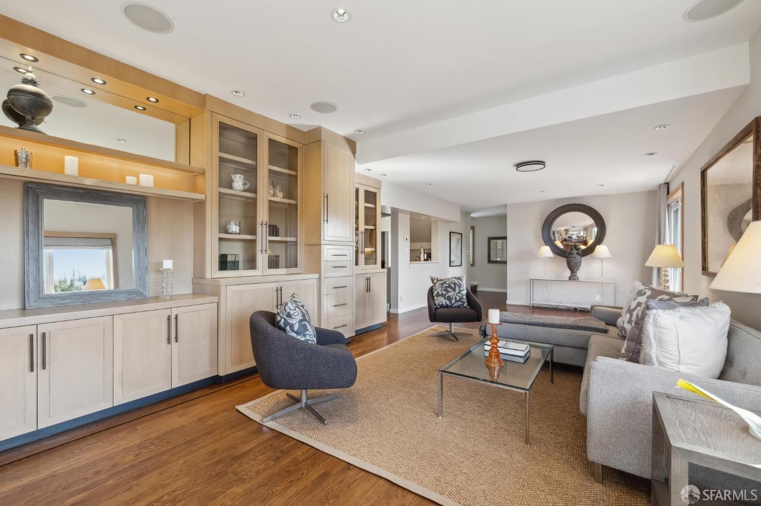 San Francisco, California 94131, United States, 3 Bedrooms Bedrooms, ,4 BathroomsBathrooms,Residential,Pending,4235