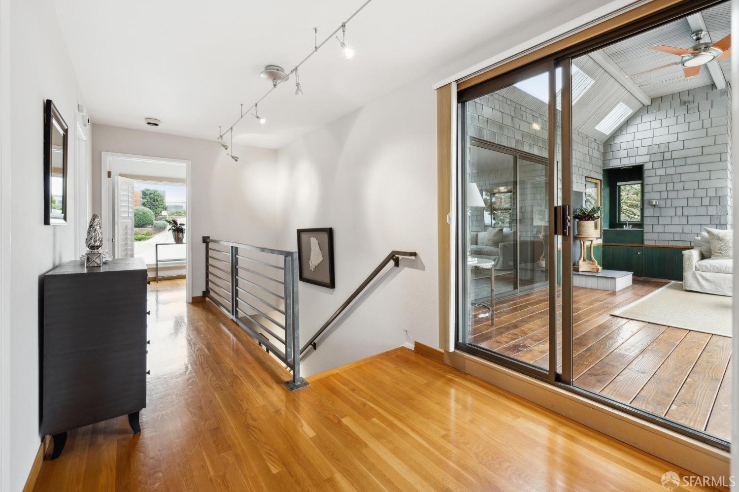 San Francisco, California 94131, United States, 3 Bedrooms Bedrooms, ,4 BathroomsBathrooms,Residential,Pending,4235