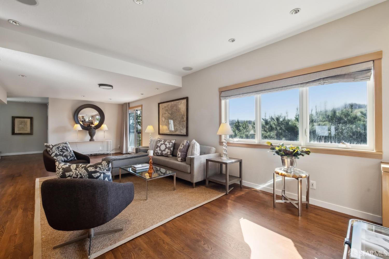 San Francisco, California 94131, United States, 3 Bedrooms Bedrooms, ,4 BathroomsBathrooms,Residential,Pending,4235