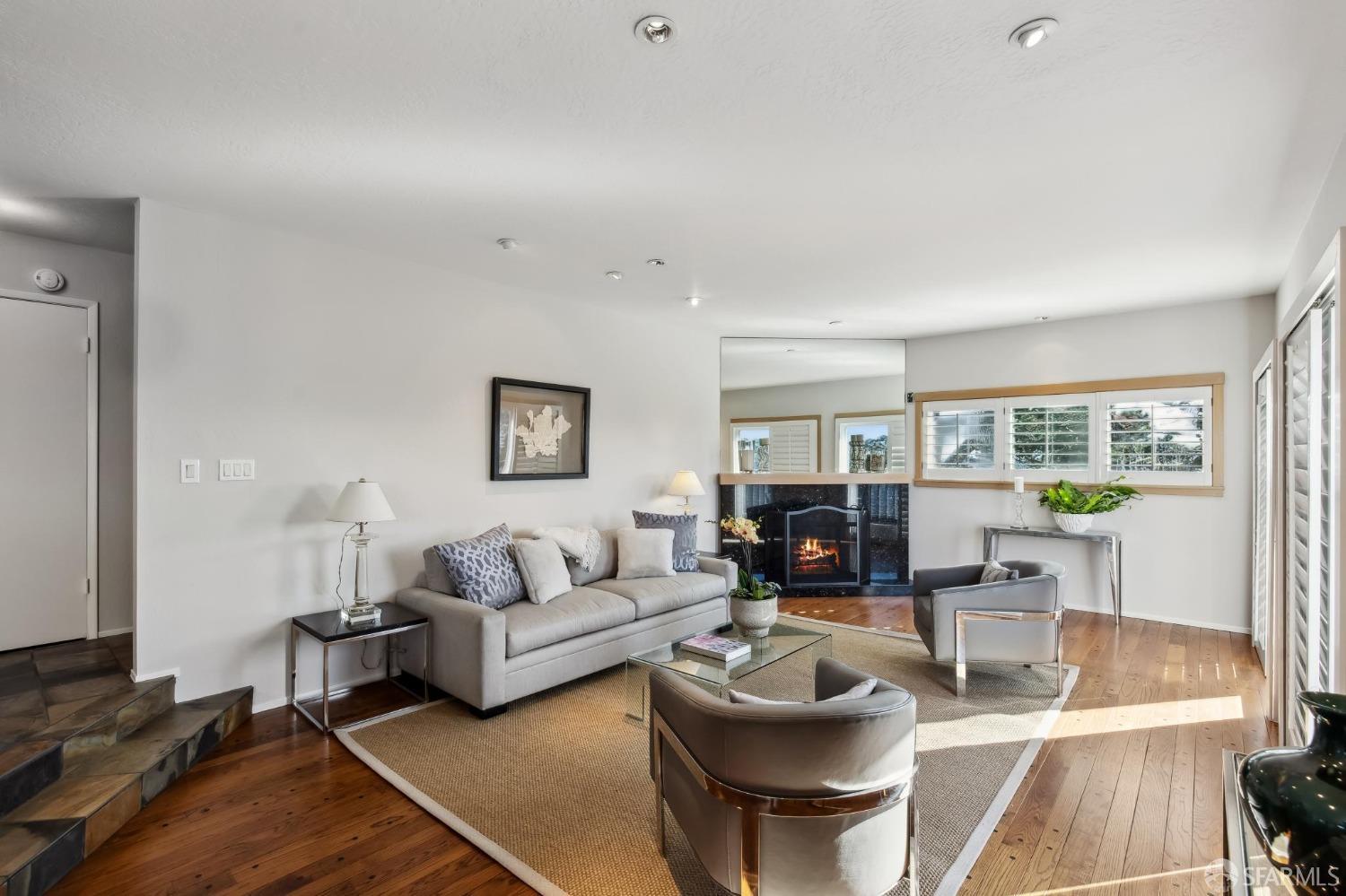 San Francisco, California 94131, United States, 3 Bedrooms Bedrooms, ,4 BathroomsBathrooms,Residential,Pending,4235