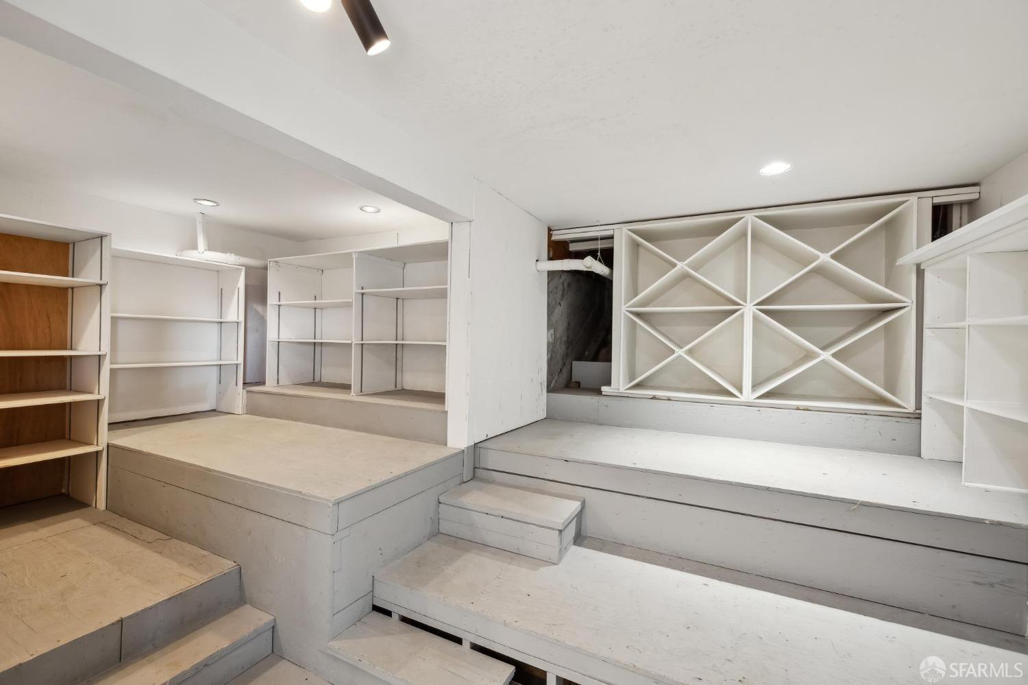 San Francisco, California 94131, United States, 3 Bedrooms Bedrooms, ,4 BathroomsBathrooms,Residential,Pending,4235