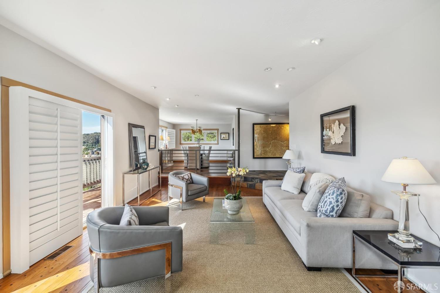 San Francisco, California 94131, United States, 3 Bedrooms Bedrooms, ,4 BathroomsBathrooms,Residential,Pending,4235