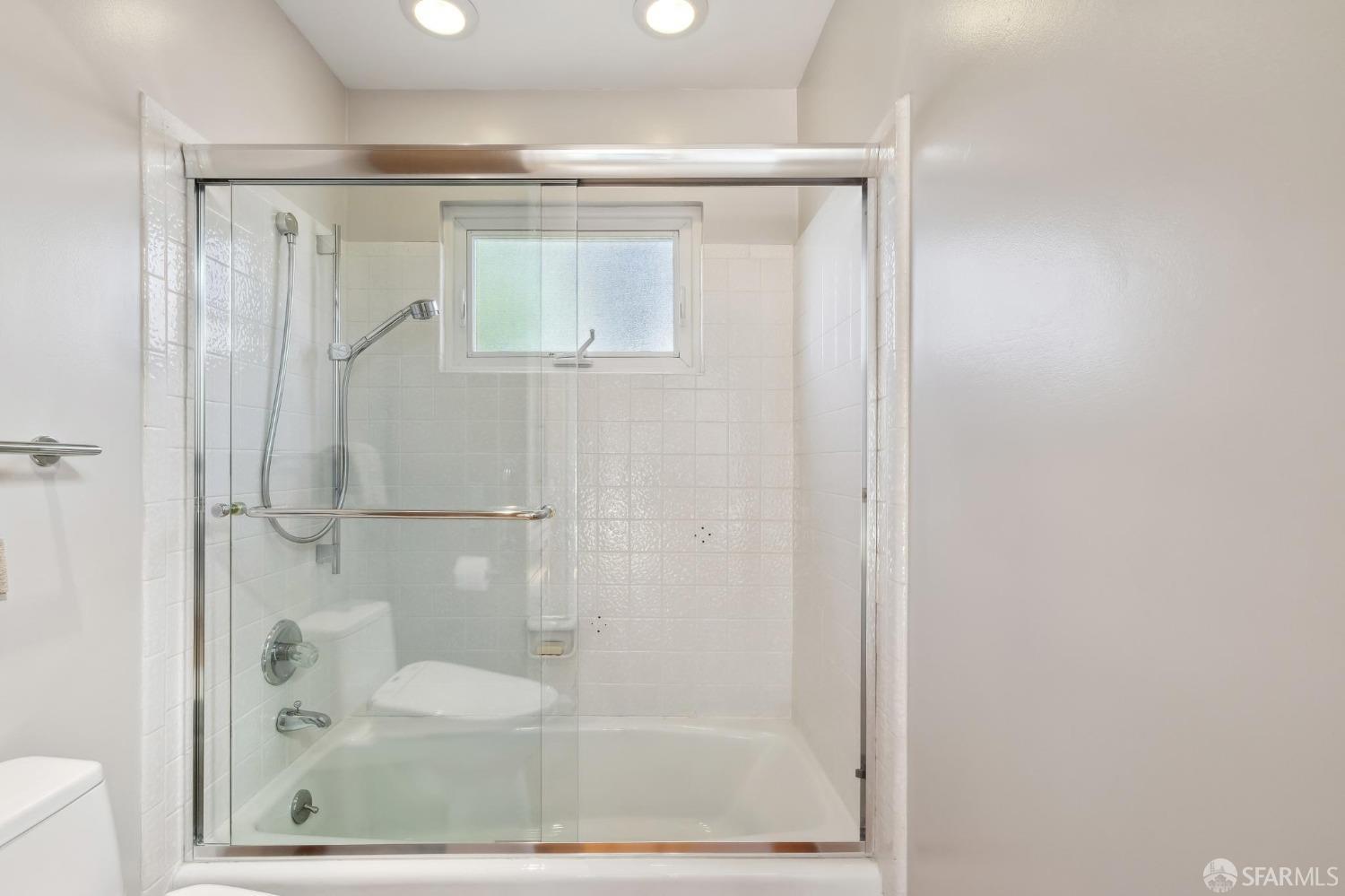 San Francisco, California 94131, United States, 3 Bedrooms Bedrooms, ,4 BathroomsBathrooms,Residential,Pending,4235