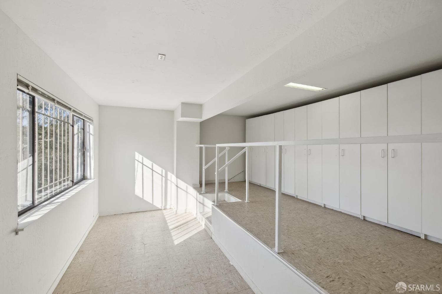 San Francisco, California 94131, United States, 3 Bedrooms Bedrooms, ,4 BathroomsBathrooms,Residential,Pending,4235