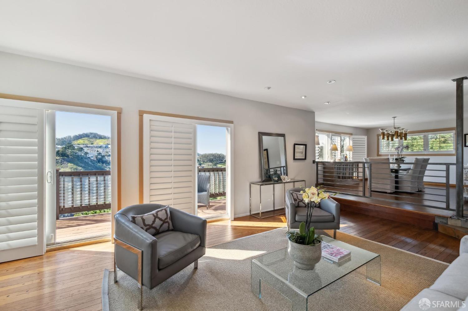 San Francisco, California 94131, United States, 3 Bedrooms Bedrooms, ,4 BathroomsBathrooms,Residential,Pending,4235