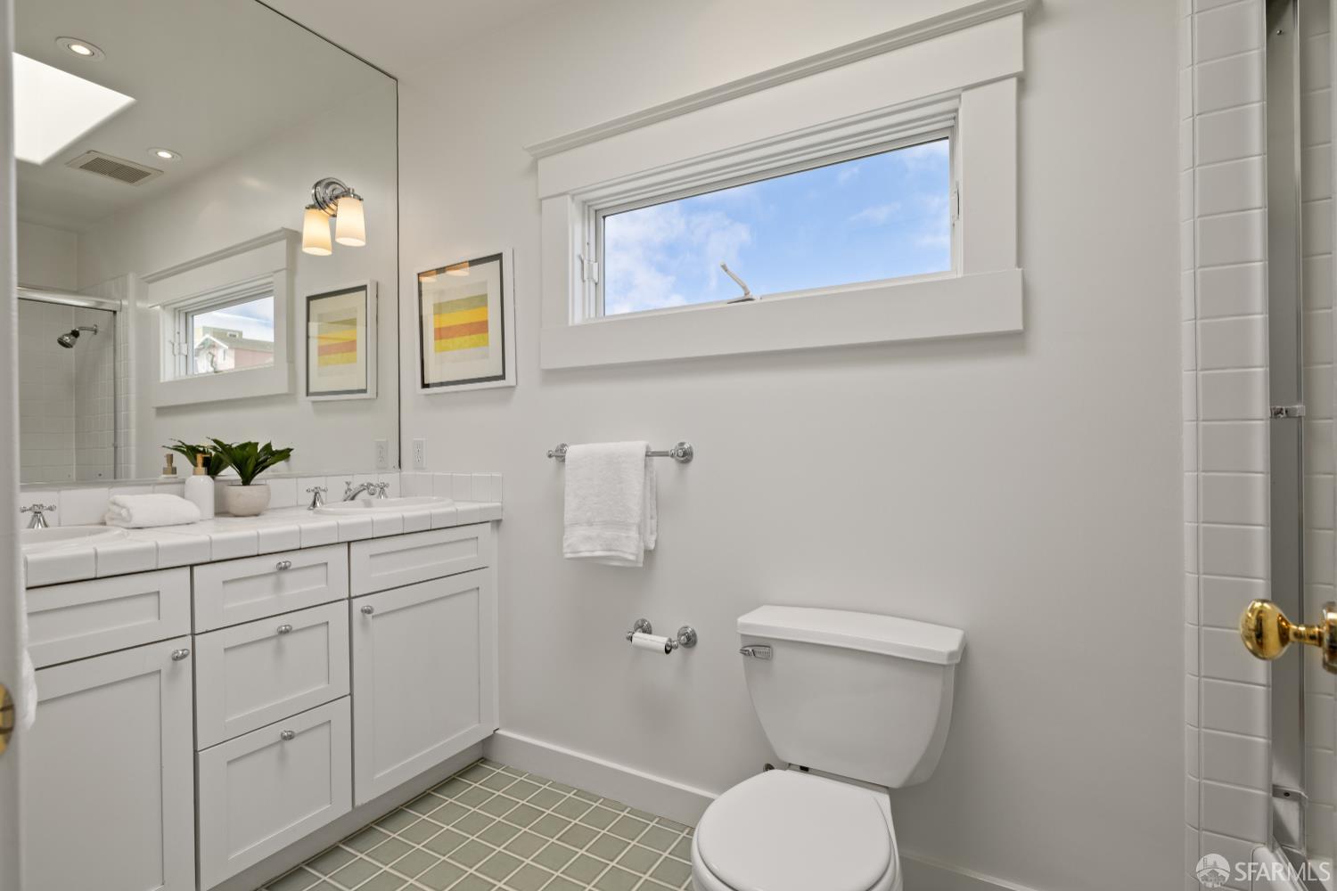 San Francisco, California 94118, United States, 4 Bedrooms Bedrooms, ,4 BathroomsBathrooms,Residential,Pending,180457