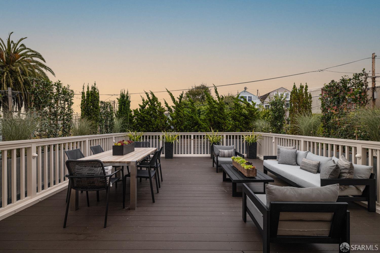 San Francisco, California 94118, United States, 4 Bedrooms Bedrooms, ,4 BathroomsBathrooms,Residential,Pending,180457