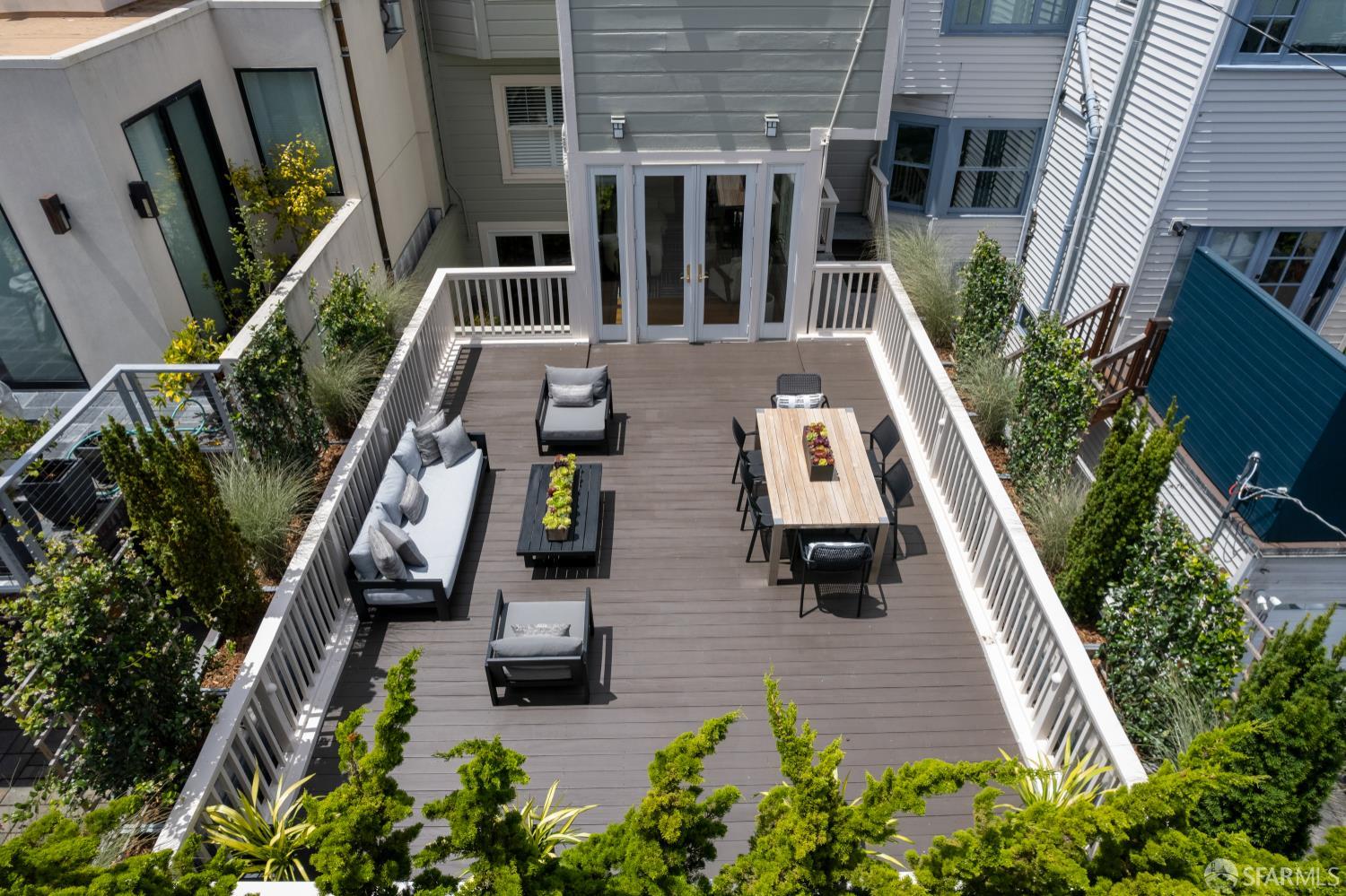 San Francisco, California 94118, United States, 4 Bedrooms Bedrooms, ,4 BathroomsBathrooms,Residential,Pending,180457