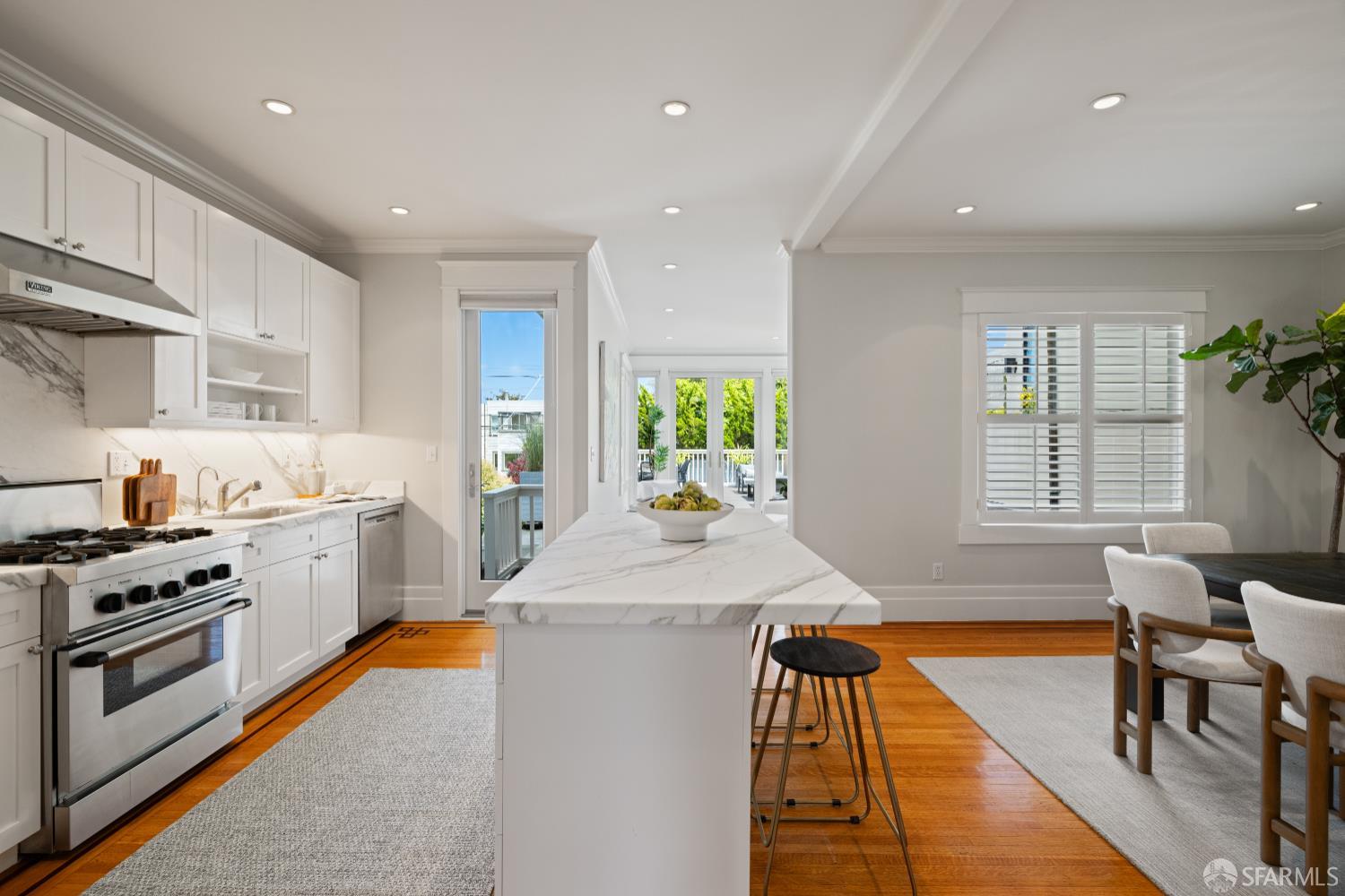 San Francisco, California 94118, United States, 4 Bedrooms Bedrooms, ,4 BathroomsBathrooms,Residential,Pending,180457