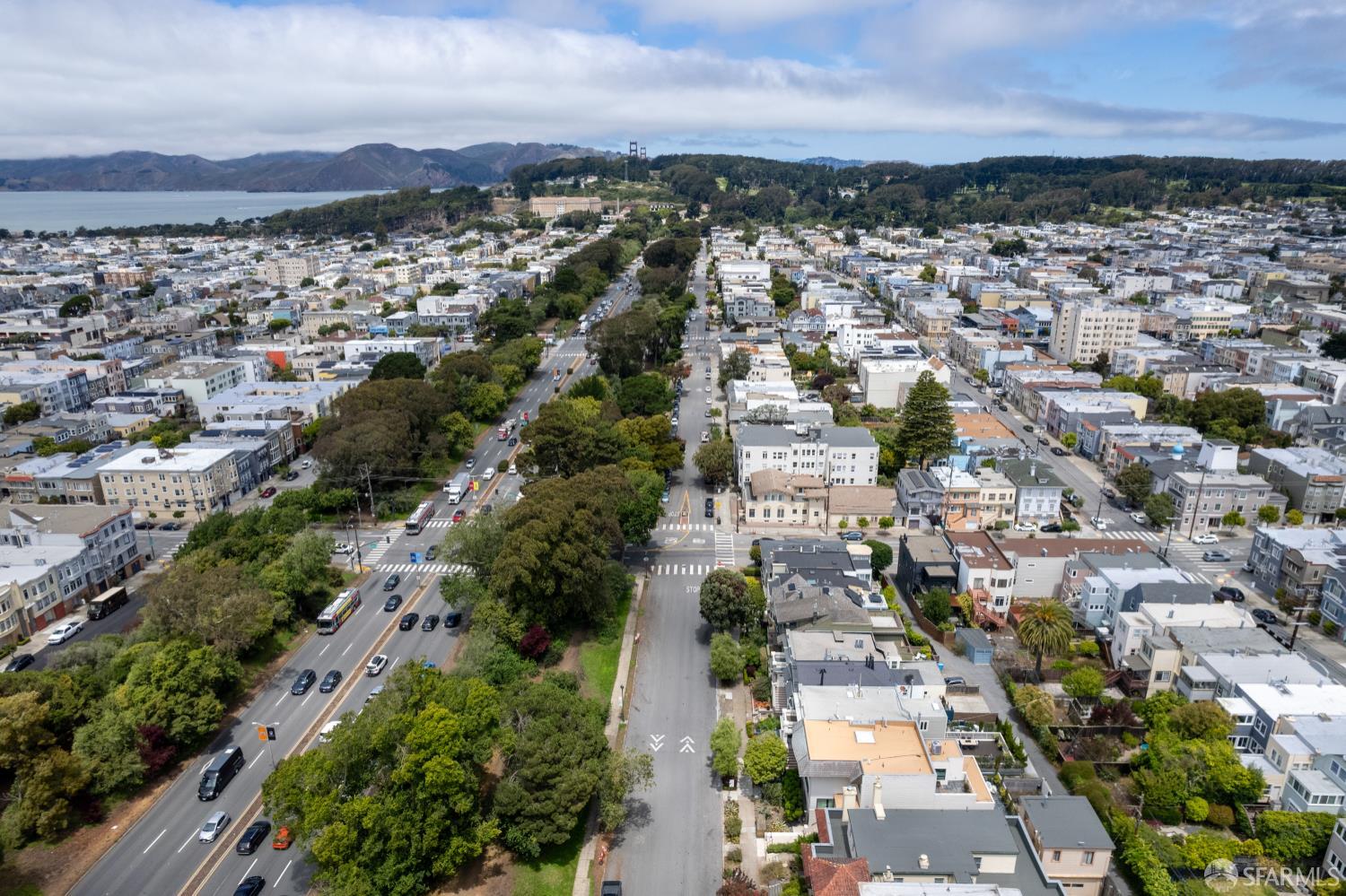 San Francisco, California 94118, United States, 4 Bedrooms Bedrooms, ,4 BathroomsBathrooms,Residential,Pending,180457