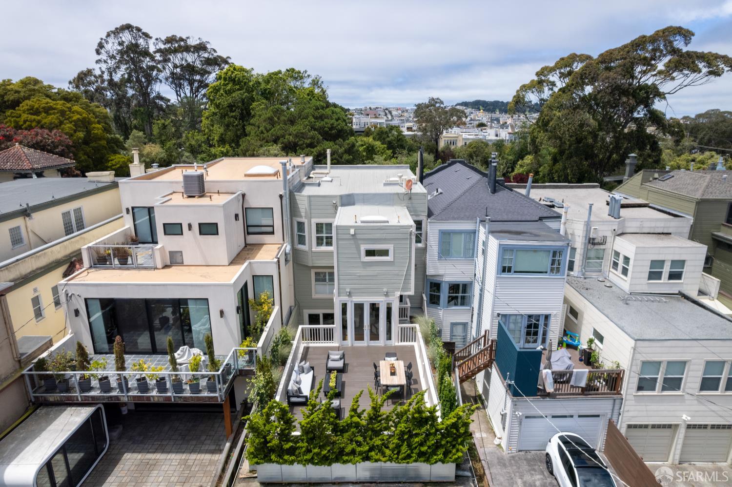 San Francisco, California 94118, United States, 4 Bedrooms Bedrooms, ,4 BathroomsBathrooms,Residential,Pending,180457