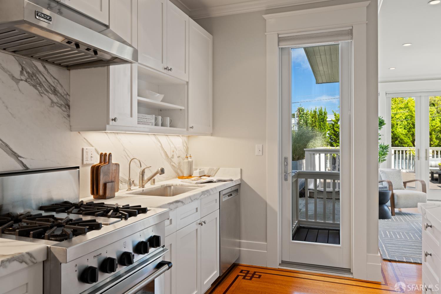 San Francisco, California 94118, United States, 4 Bedrooms Bedrooms, ,4 BathroomsBathrooms,Residential,Pending,180457