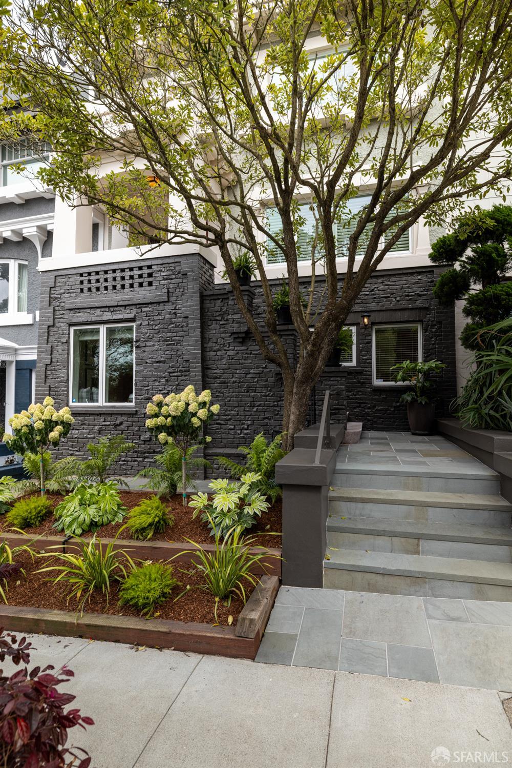 San Francisco, California 94118, United States, 4 Bedrooms Bedrooms, ,4 BathroomsBathrooms,Residential,Pending,180457