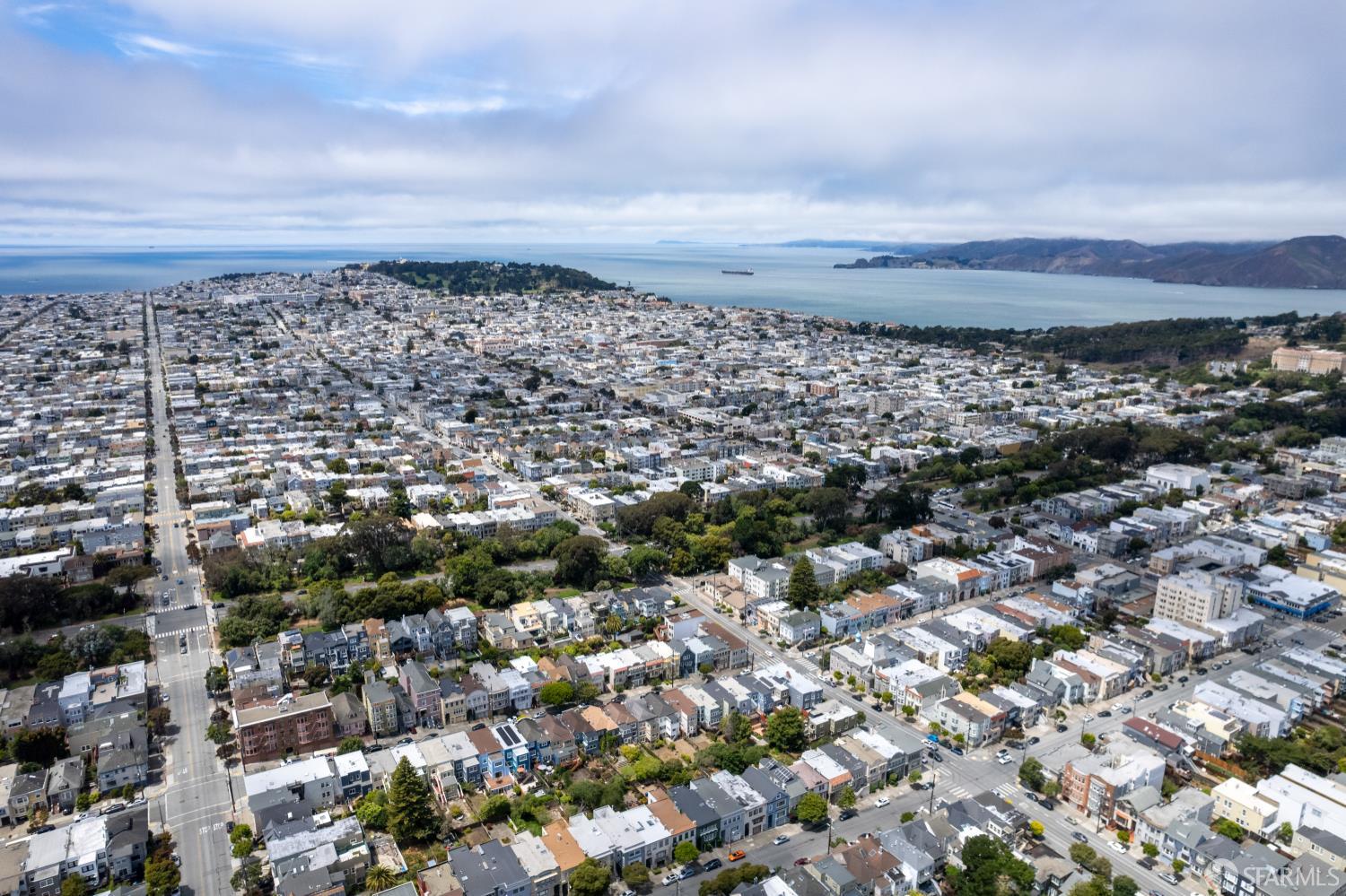 San Francisco, California 94118, United States, 4 Bedrooms Bedrooms, ,4 BathroomsBathrooms,Residential,Pending,180457