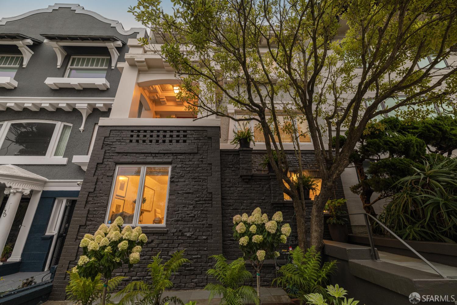 San Francisco, California 94118, United States, 4 Bedrooms Bedrooms, ,4 BathroomsBathrooms,Residential,Pending,180457