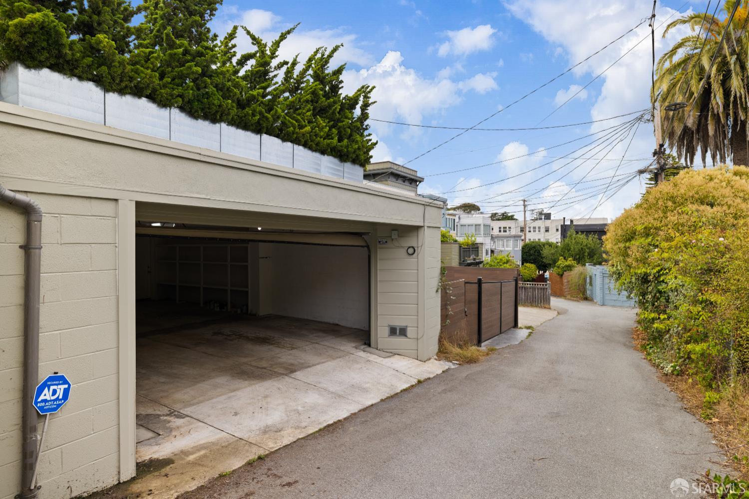 San Francisco, California 94118, United States, 4 Bedrooms Bedrooms, ,4 BathroomsBathrooms,Residential,Pending,180457