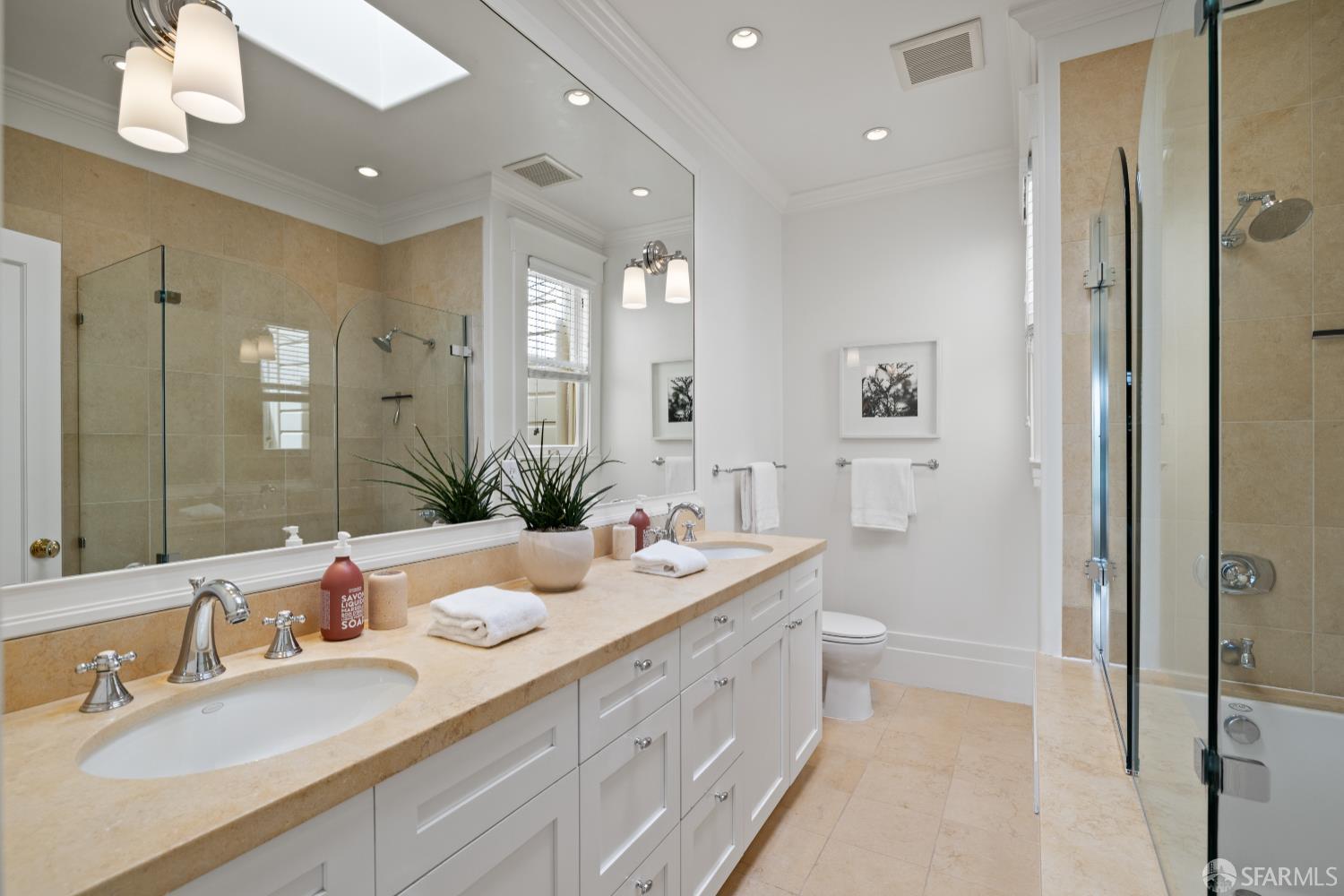 San Francisco, California 94118, United States, 4 Bedrooms Bedrooms, ,4 BathroomsBathrooms,Residential,Pending,180457