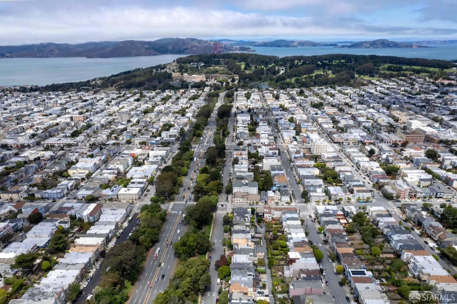 San Francisco, California 94118, United States, 4 Bedrooms Bedrooms, ,4 BathroomsBathrooms,Residential,Pending,180457