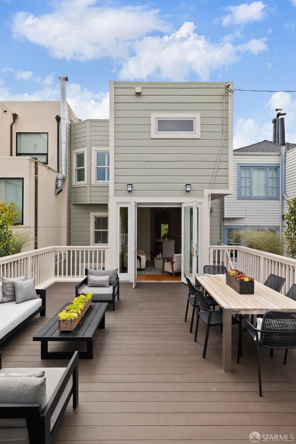 San Francisco, California 94118, United States, 4 Bedrooms Bedrooms, ,4 BathroomsBathrooms,Residential,Pending,180457