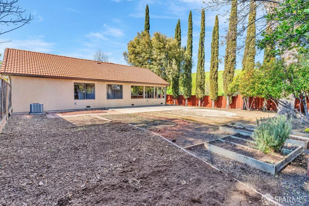 Concord, California 94521, United States, 3 Bedrooms Bedrooms, ,2 BathroomsBathrooms,Residential,Pending,78486