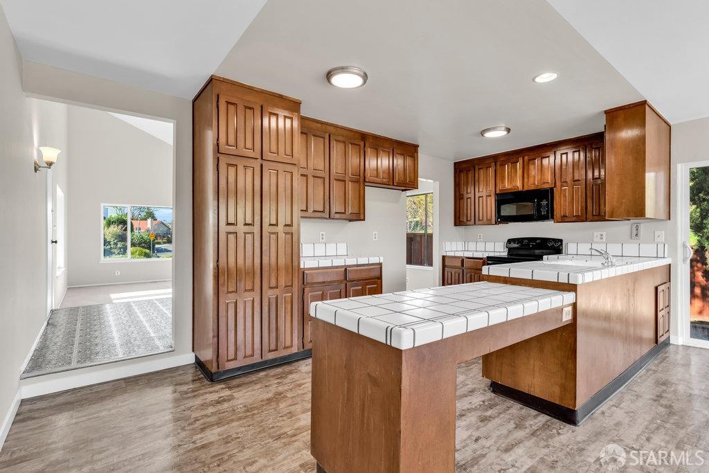 Concord, California 94521, United States, 3 Bedrooms Bedrooms, ,2 BathroomsBathrooms,Residential,Pending,78486