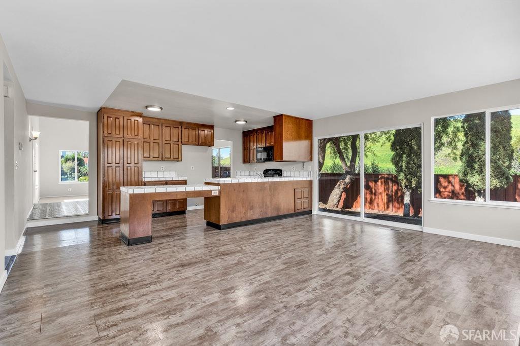 Concord, California 94521, United States, 3 Bedrooms Bedrooms, ,2 BathroomsBathrooms,Residential,Pending,78486