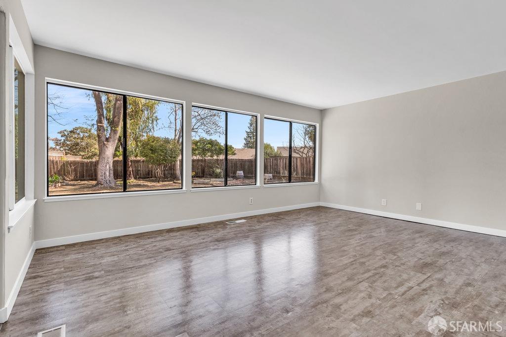 Concord, California 94521, United States, 3 Bedrooms Bedrooms, ,2 BathroomsBathrooms,Residential,Pending,78486