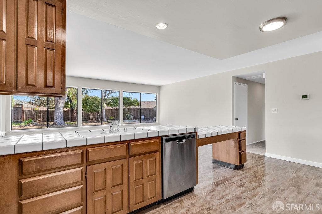 Concord, California 94521, United States, 3 Bedrooms Bedrooms, ,2 BathroomsBathrooms,Residential,Pending,78486