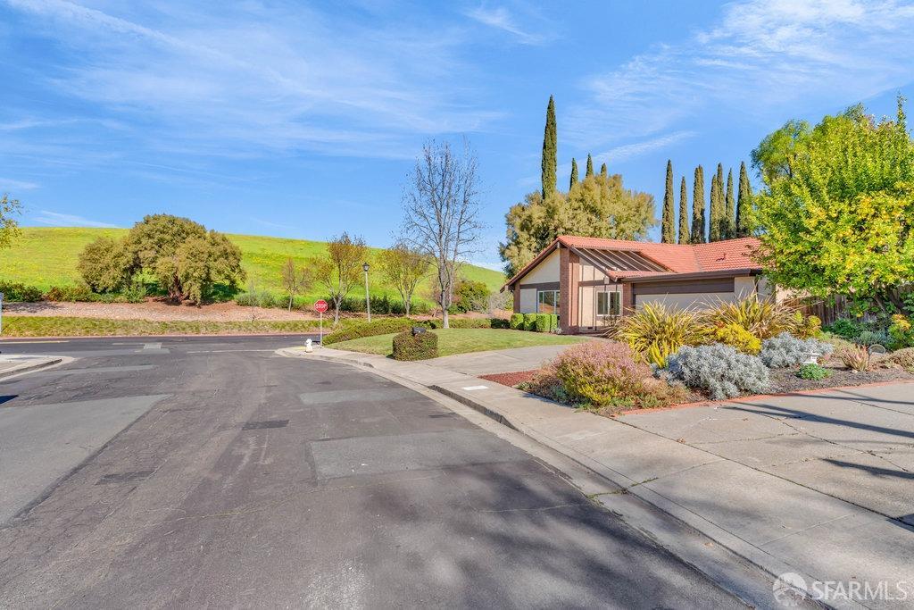 Concord, California 94521, United States, 3 Bedrooms Bedrooms, ,2 BathroomsBathrooms,Residential,Pending,78486