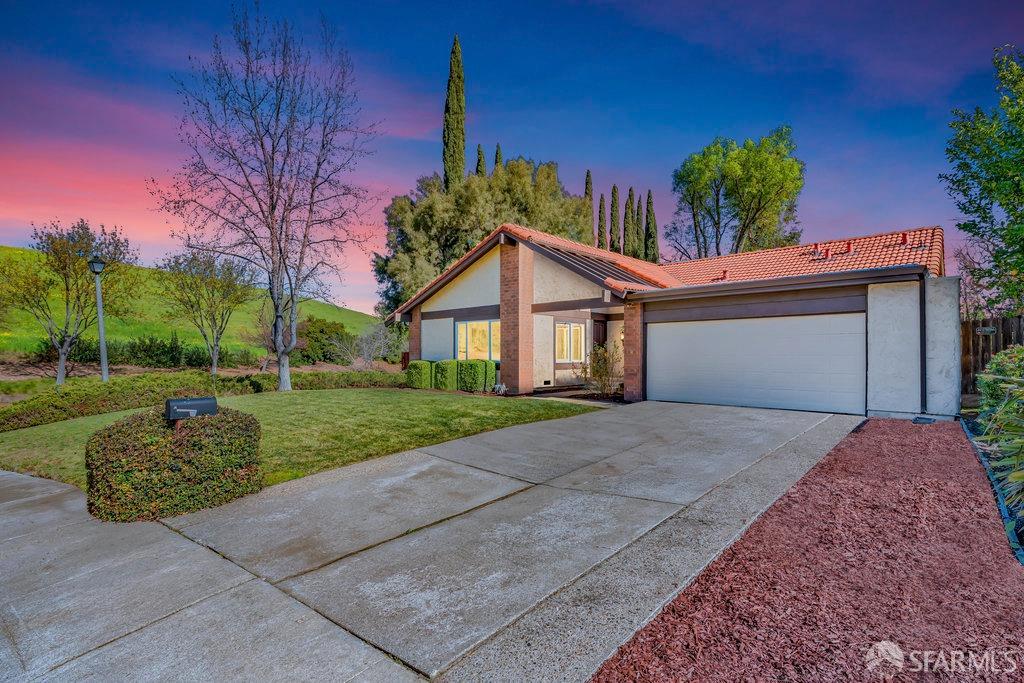 Concord, California 94521, United States, 3 Bedrooms Bedrooms, ,2 BathroomsBathrooms,Residential,Pending,78486