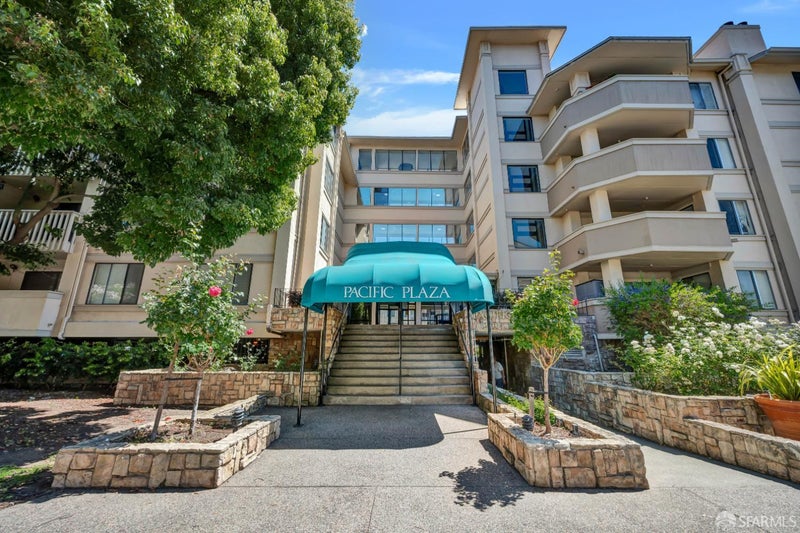 1400 Carpentier Street 410