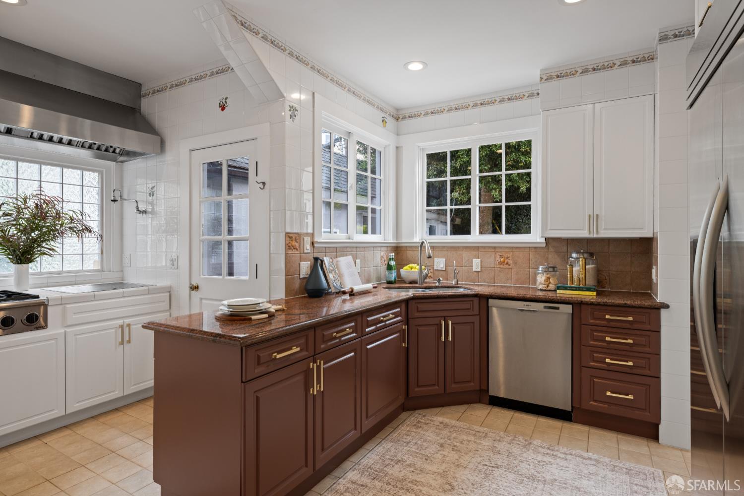 San Francisco, California 94127, United States, 3 Bedrooms Bedrooms, ,5 BathroomsBathrooms,Residential,Pending,208929