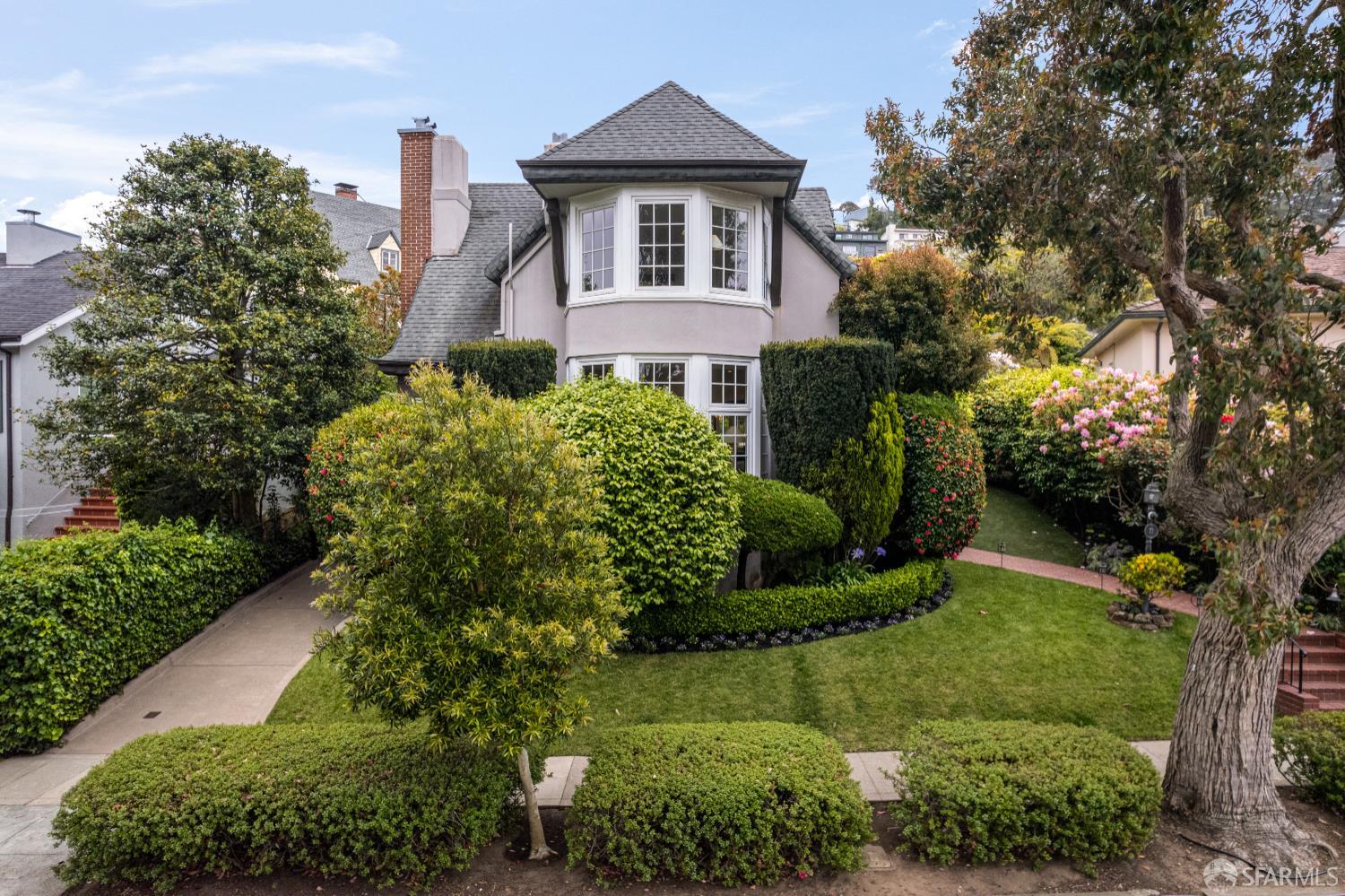 San Francisco, California 94127, United States, 3 Bedrooms Bedrooms, ,5 BathroomsBathrooms,Residential,Pending,208929