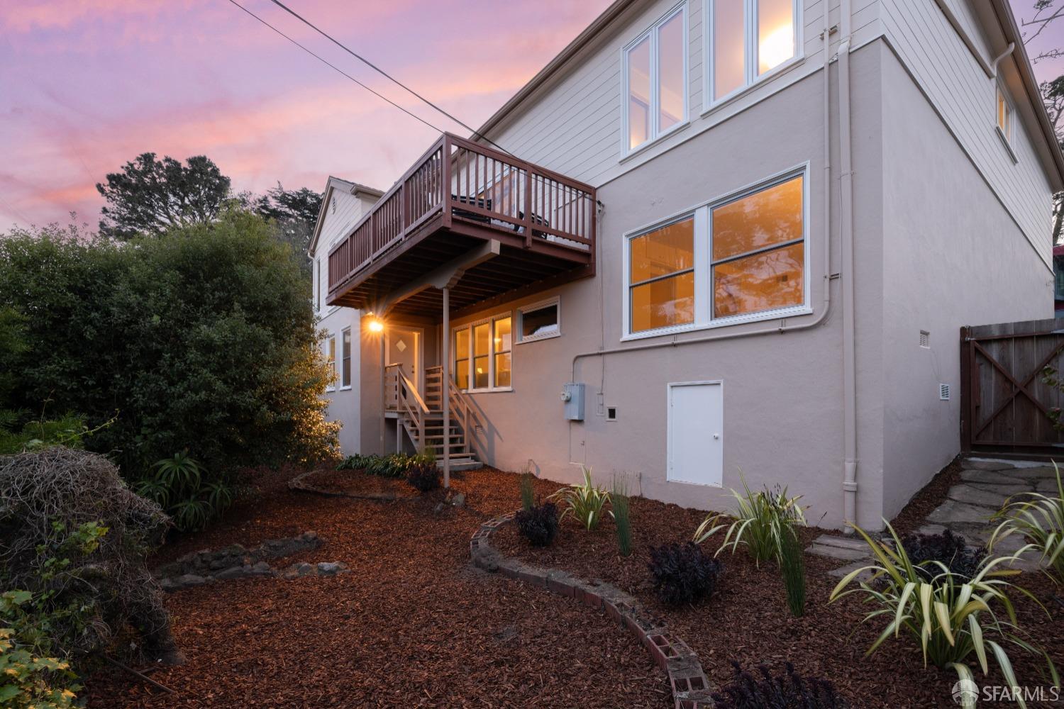 San Francisco, California 94116, United States, 3 Bedrooms Bedrooms, ,2 BathroomsBathrooms,Residential,Pending,82261