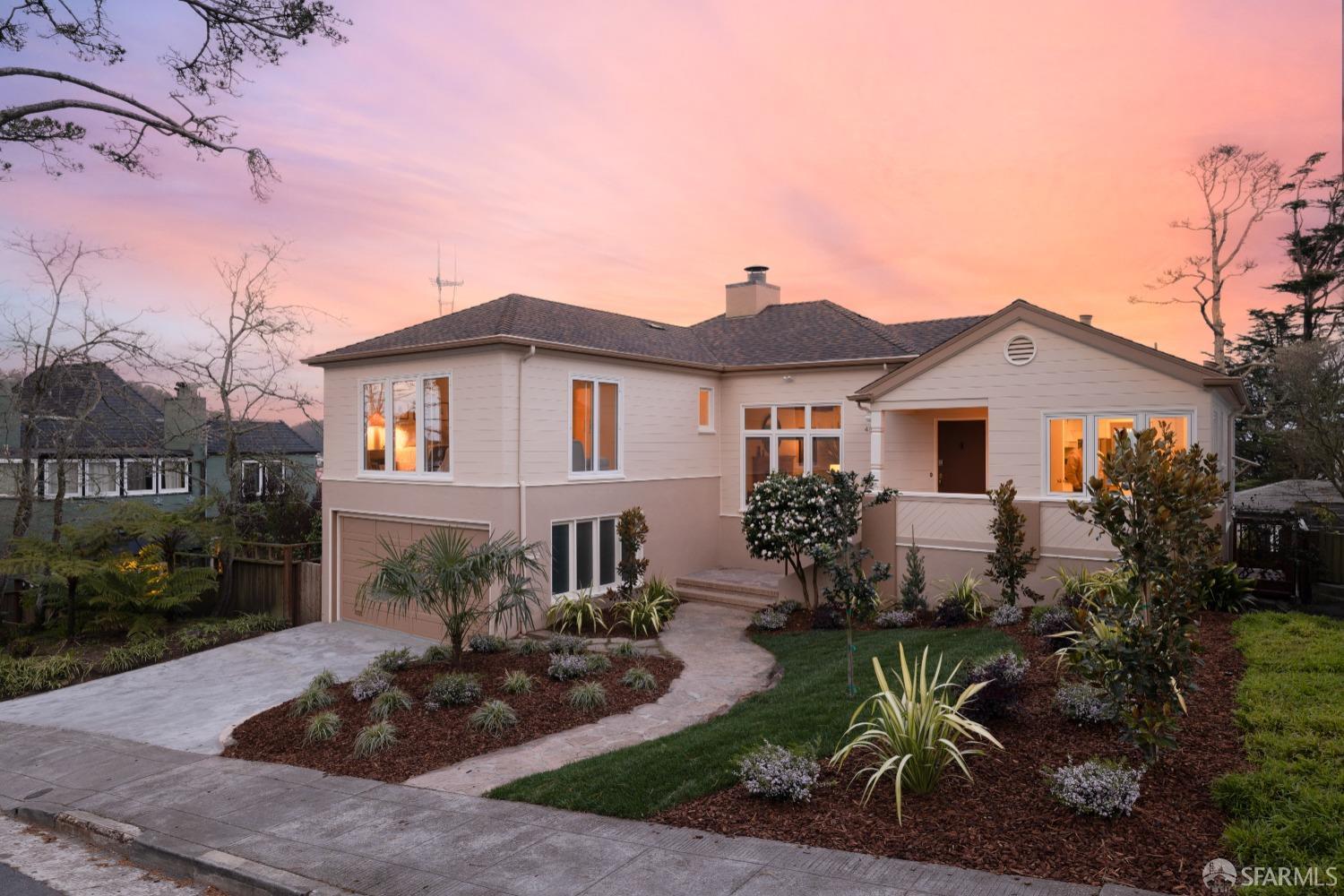 San Francisco, California 94116, United States, 3 Bedrooms Bedrooms, ,2 BathroomsBathrooms,Residential,Pending,82261