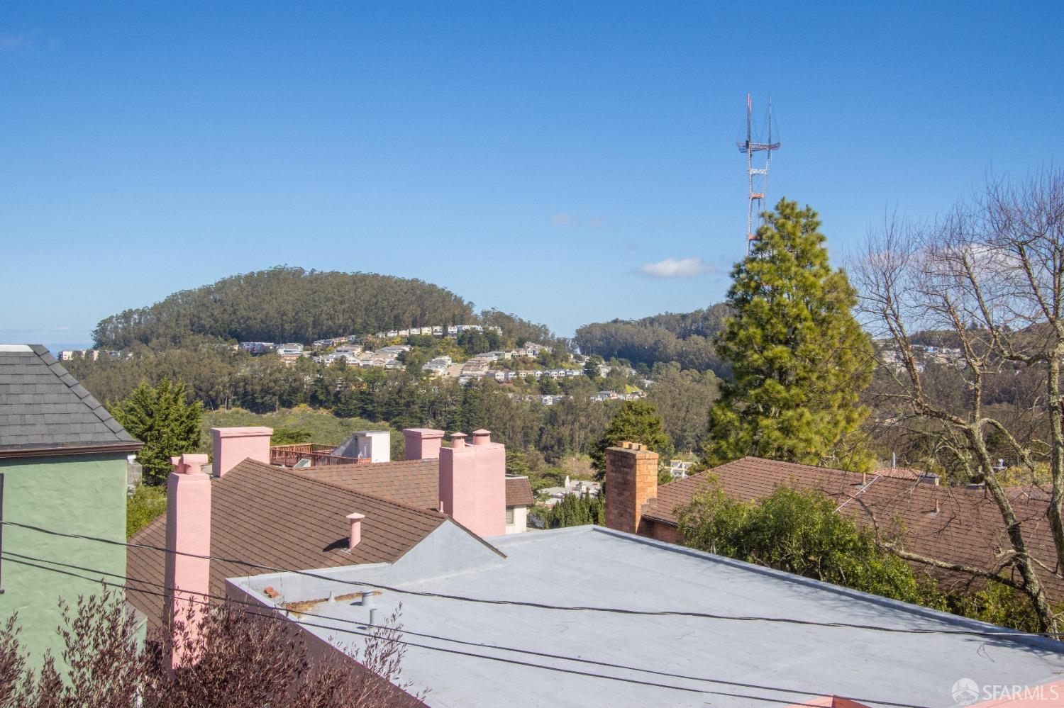 San Francisco, California 94116, United States, 3 Bedrooms Bedrooms, ,2 BathroomsBathrooms,Residential,Pending,82261