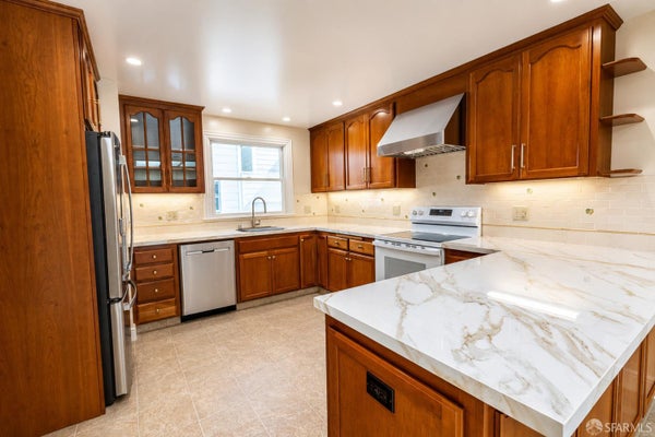 1918 FILBERT ST APT 301, SAN FRANCISCO, CA 94123 - Image 78051e31672f265034cf32b468f4acd4/2413648109